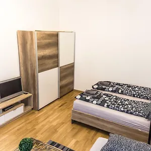 Gorgeous Flat Only 15 Min To Center Vienna